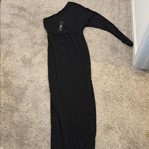 Elegant Black One-Shoulder Dress